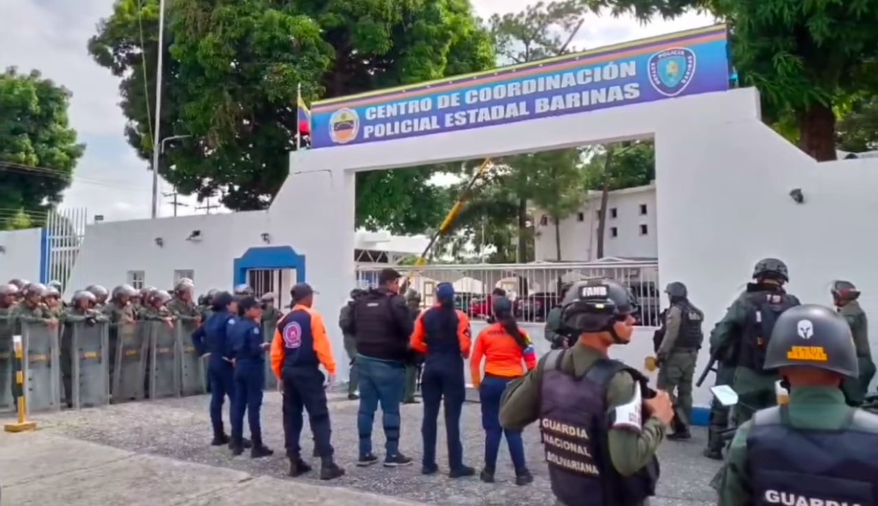 Møtín en calabozos de la policia de Barinas deja al menos seis heridös con armä blanca