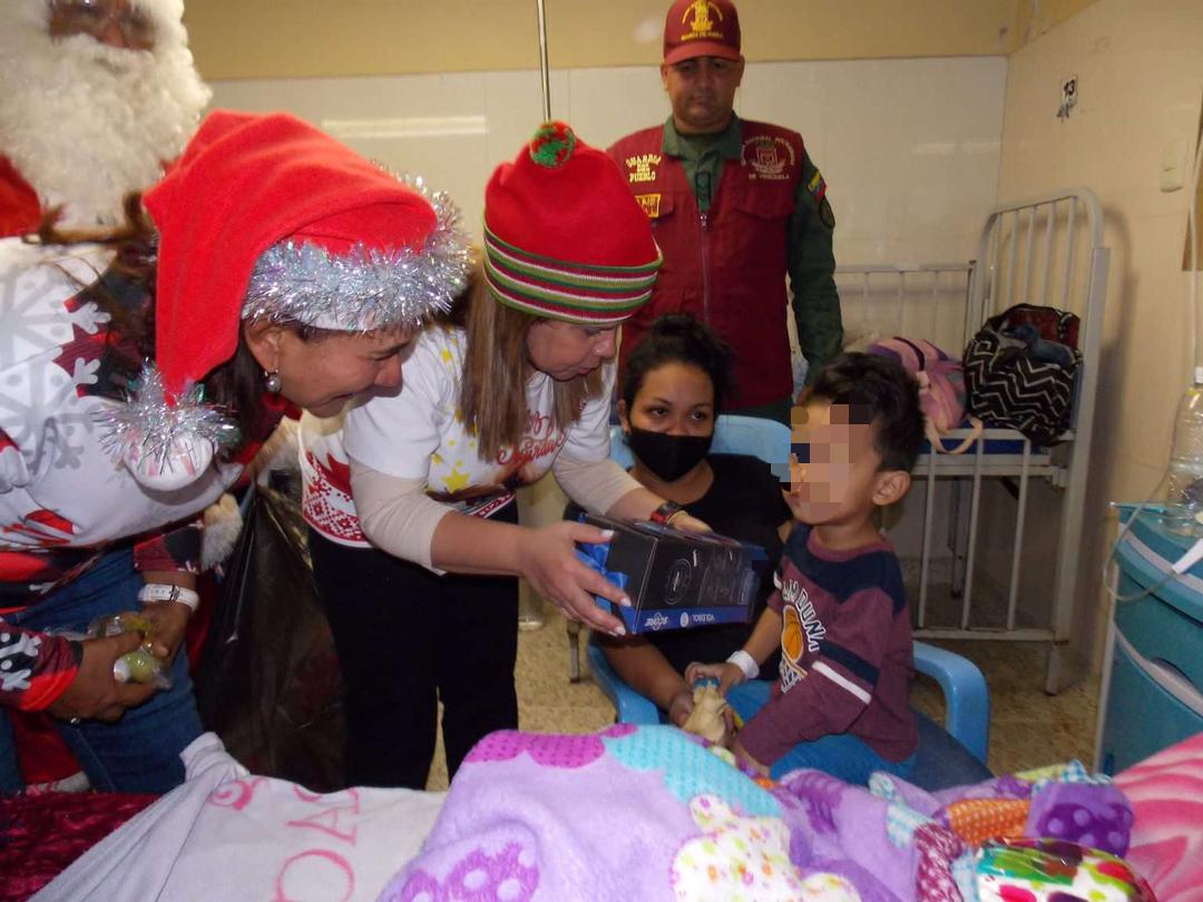 Entregan juguetes a niños del materno de Tucupita (+ Detalles)
