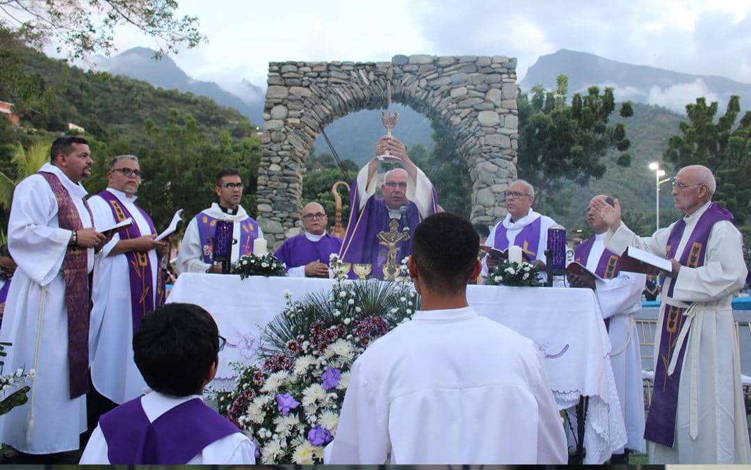 La Guaira honra a las víctimas de la tragedia de Vargas 25 años después