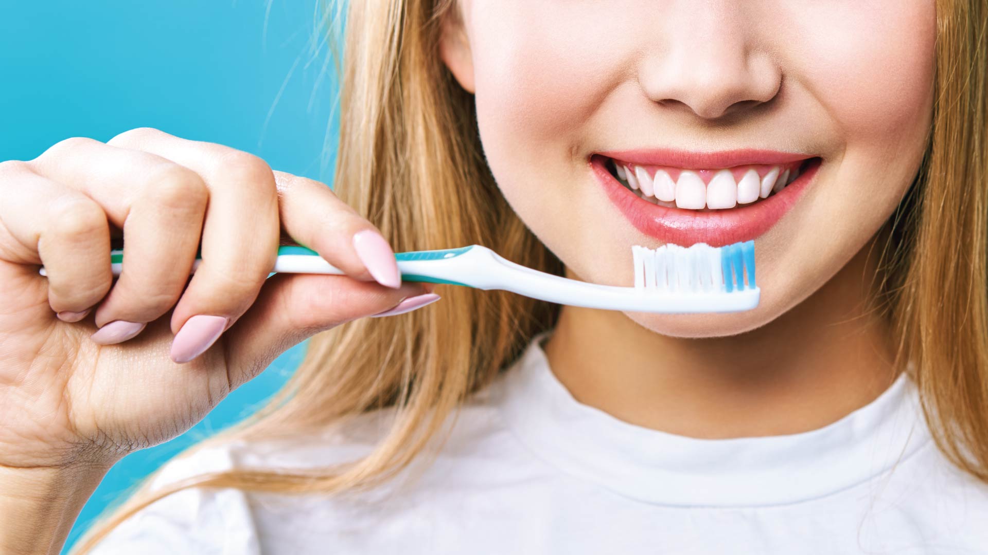 Las encías también deben limpiarse durante el cepillado dental: te contamos cómo hacerlo