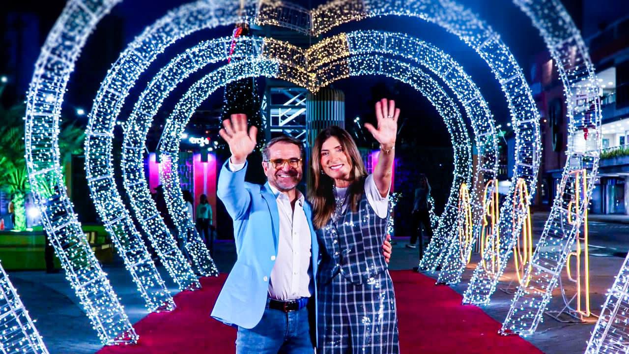 “Unión y reencuentro entre los venezolanos”: los deseos del Gobernador Lacava y su esposa en estas navidades