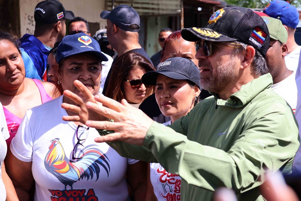 Gobernador Lacava desplegó “Plan Integral de Servicios Públicos” en el sur de Valencia
