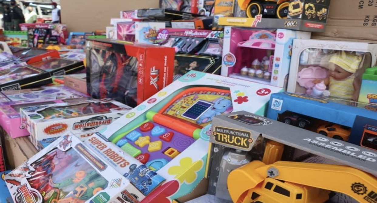 Niñös y niñäs de Guayana Esequiba recibieron juguetes en Navidad