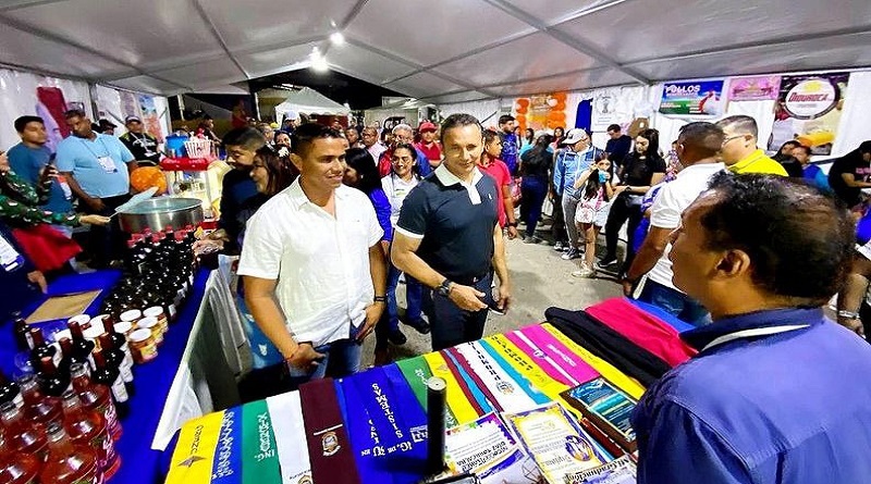Inauguran primera Expoferia Navideña de Emprendedores en Guárico