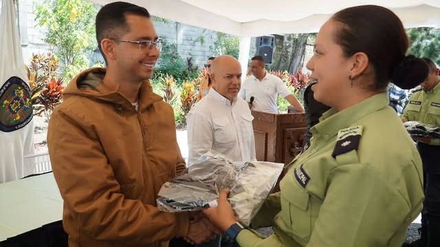 Policía Municipal de Mérida recibe nuevos uniformes en un encuentro por la seguridad y la paz del territorio (+ Fotos)