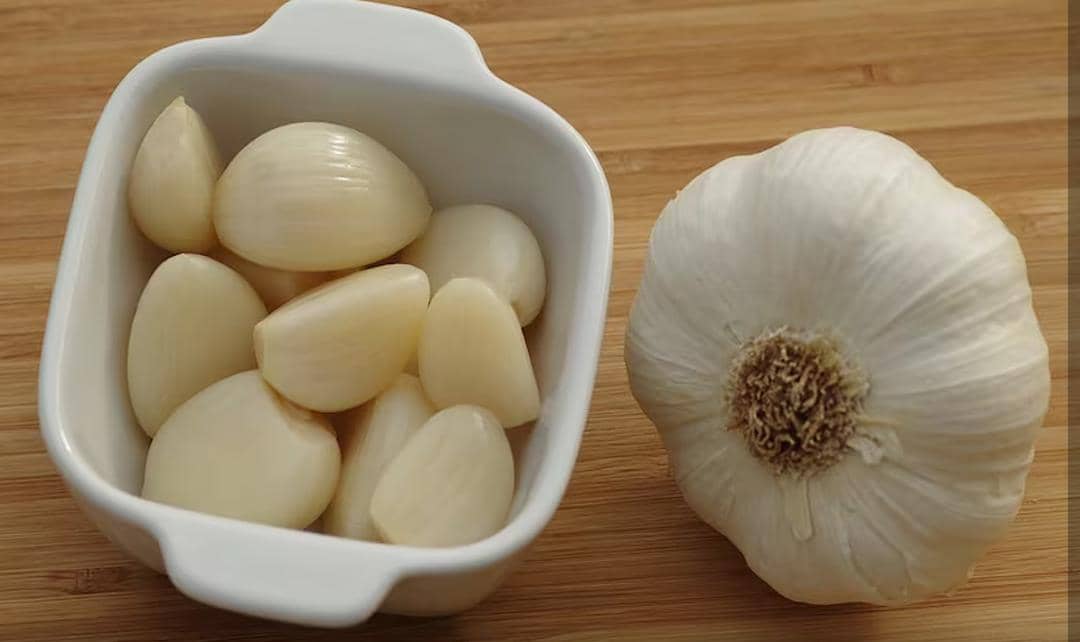 Conoce los beneficios saludables de comer ajo en ayunas