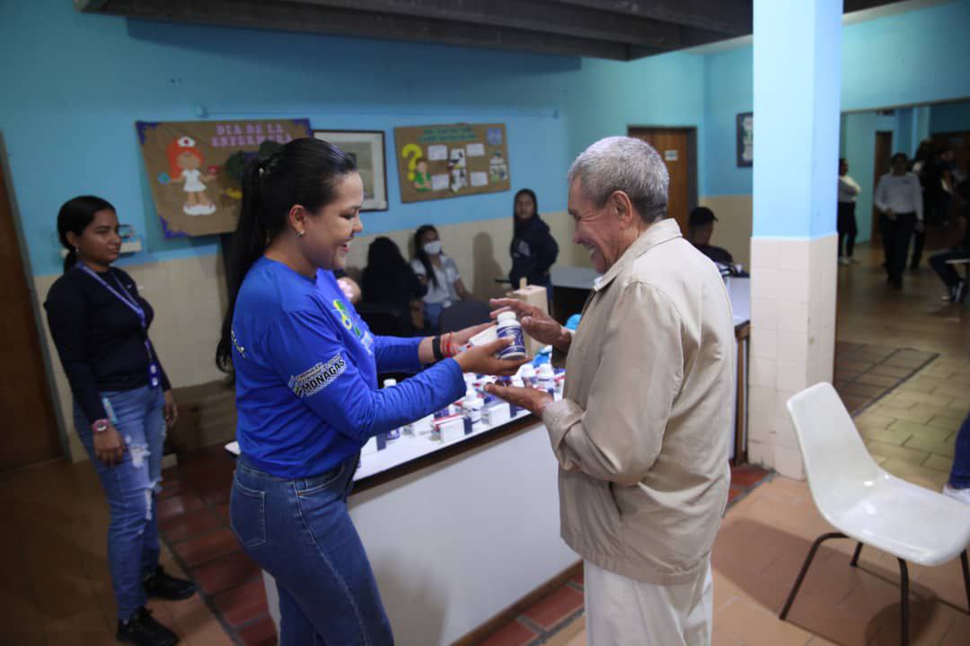 Atienden a 100 abuelos de Maturín en jornada «Más Años, Más Amor» (+ Fotos)