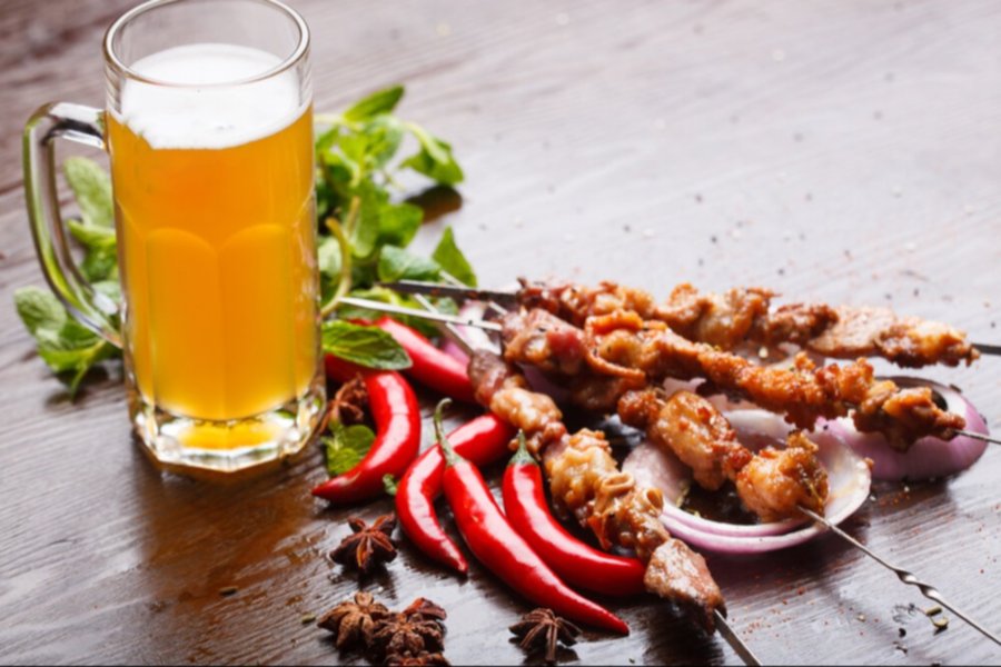 Las comidas picantes y sus consecuencias al mezclarlas con el alcohol