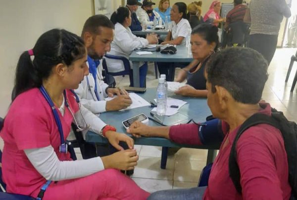Más de 600 personas atendidas gracias a jornada médica integral realizada en Coquivacoa estado Zulia