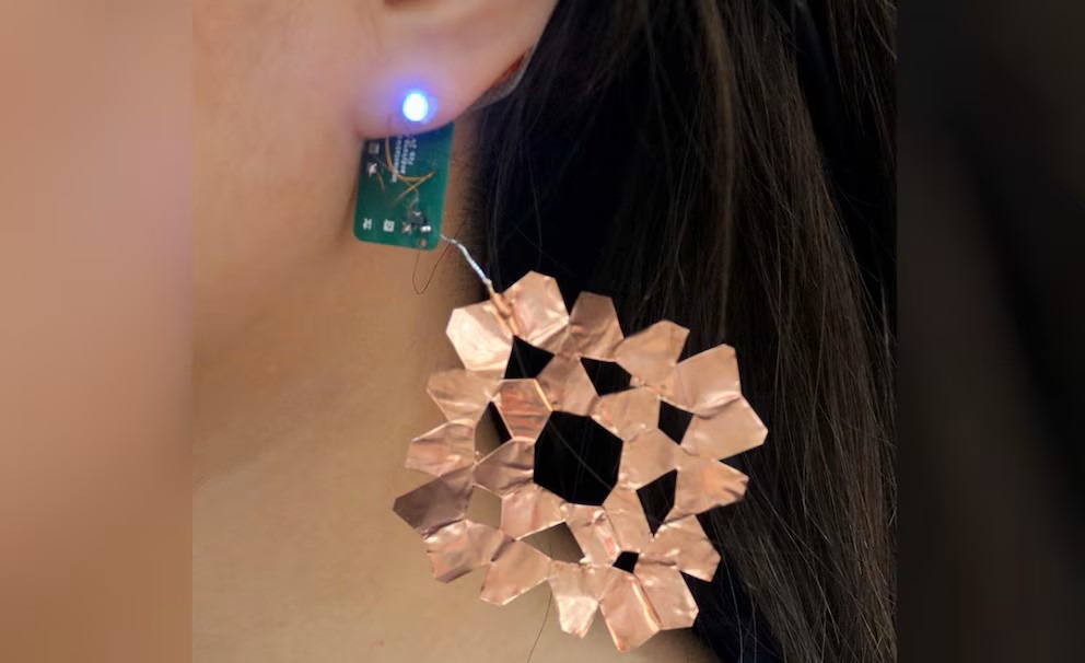 Cargar dispositivos pequeños con la piel humana es posible gracias a esta nueva tecnología