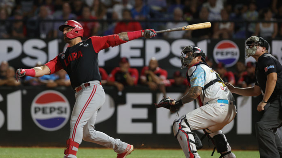 Bravos pierde tercer juego de la final por errores defensivos