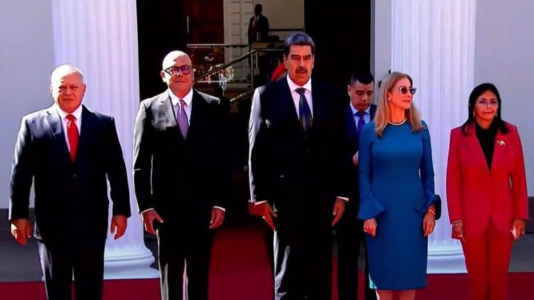 Presidente Maduro llega al Poder Legislativo para juramentarse en su tercer período (+ Video)