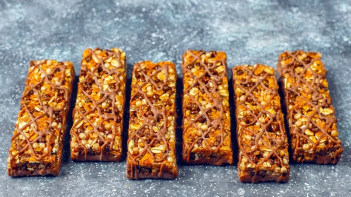 ¡Una opción saludable! Prepara barritas energéticas de avena y chocolate en tan solo 30 minutos