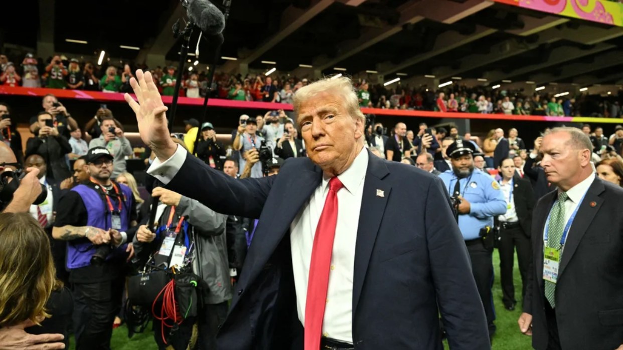 Donald Trump hace historia y se convierte en el primer Presidente de Estados Unidos en acudir al Super Bowl