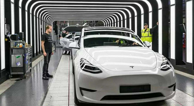 La empresa europea que quebró y que Tesla ha adquirido para rescatar sus activos de células de baterías y a su plantilla