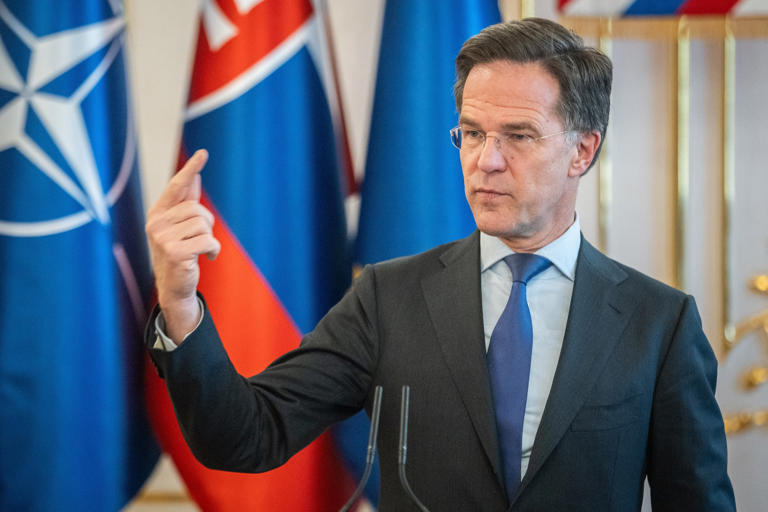 Rutte advierte sobre el gasto en defensa: «Podrían recibir una llamada de un hombre muy simpático en Washington»
