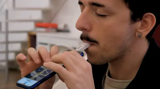 Gracias a este pequeño aparato podrás crear música con tu móvil e incluso grabarla automáticamente para que nunca se pierda (+ Detalles)