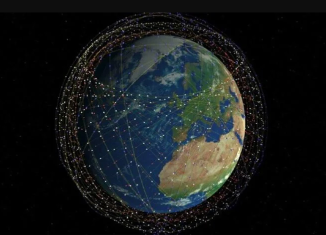 La caída masiva de satélites Starlink podría afectar la atmósfera terrestre: ¿Un problema fuera de control?