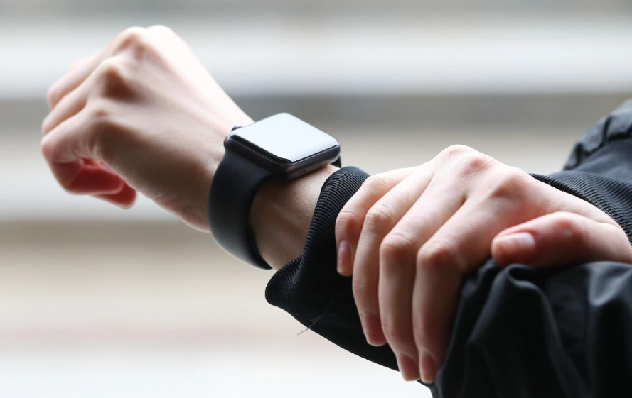 Cada vez más gente dice adiós a los Apple Watch, «No es saludable andar cerrando anillos». La solución la tiene el propio reloj