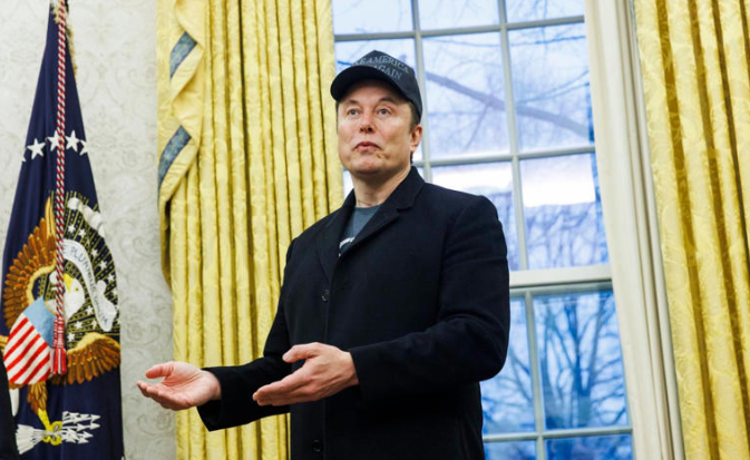 Donald Trump y Elon Musk firman decreto para despidos masivos en EE.UU.: “no es opcional, reducir los gastos federales es esencial”