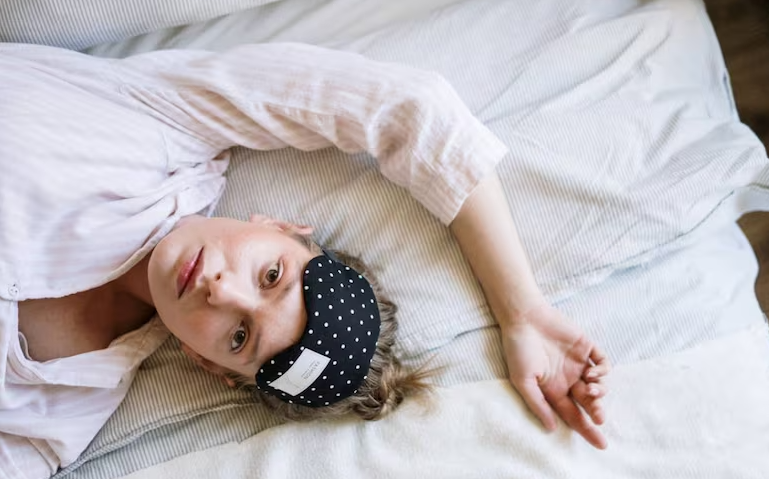 Qué comer y beber para dormir bien y evitar el insomnio (y qué alimentos son perjudiciales para el sueño)