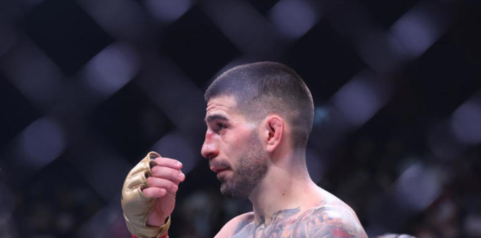 Ilia Topuria deja el título de peso pluma para buscar nuevos desafíos en la UFC