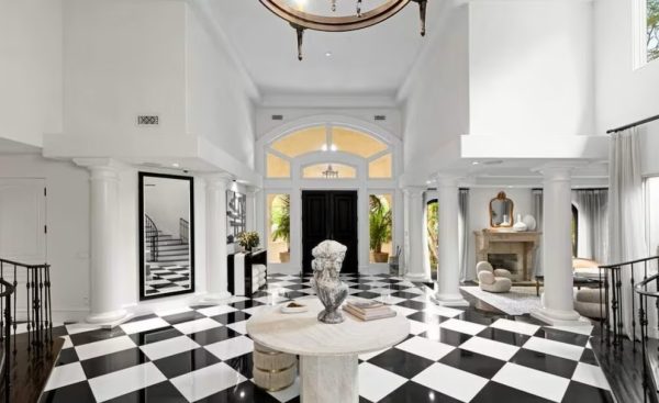 El fin de una era: la mansión Kardashian se puso a la venta por 13 millones de dólares