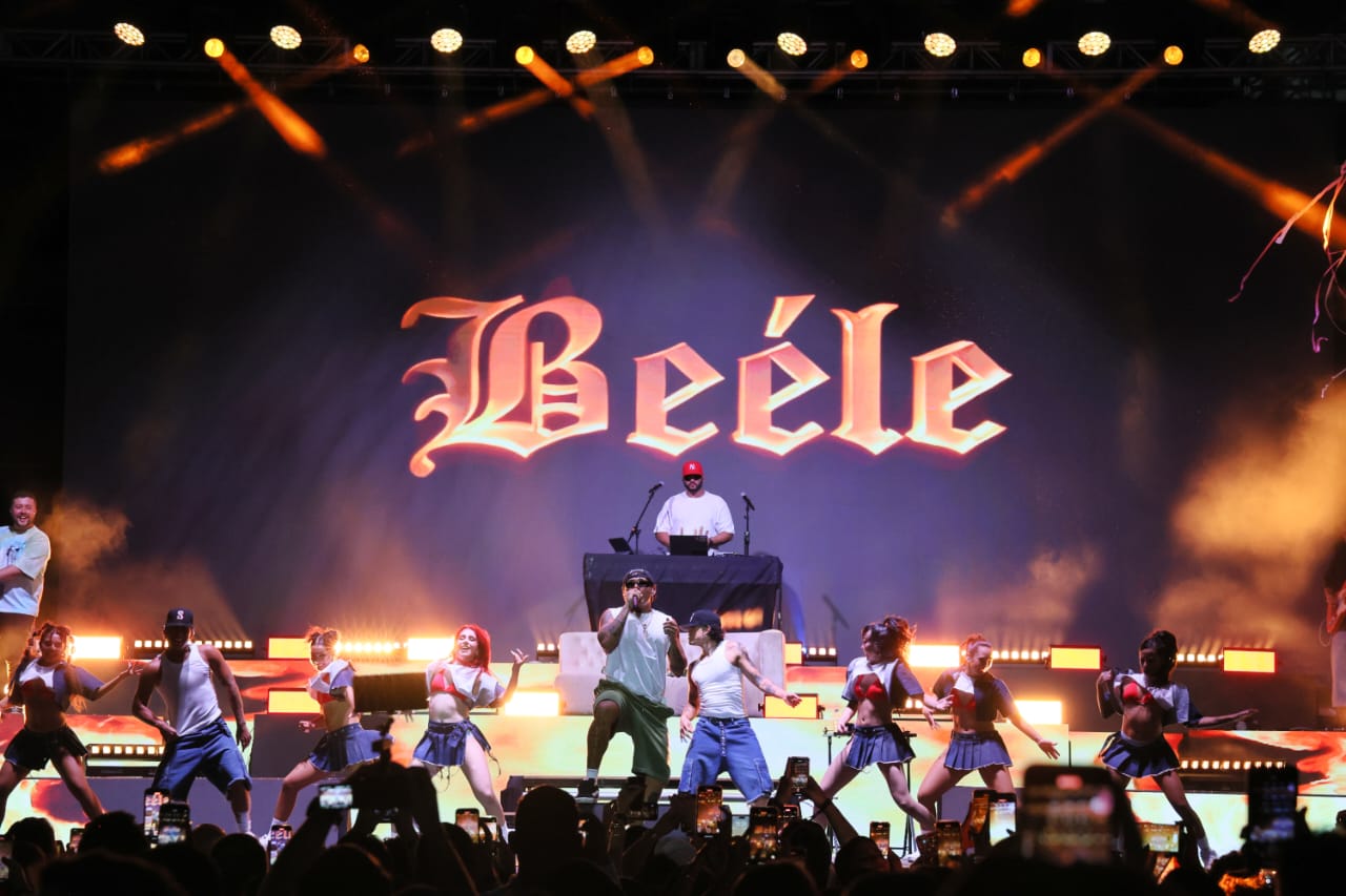 ¡A casa llena! Beéle explota el Hesperia en Valencia, y ofrece concierto ideal para el día del amor y la amistad (+ Fotos)