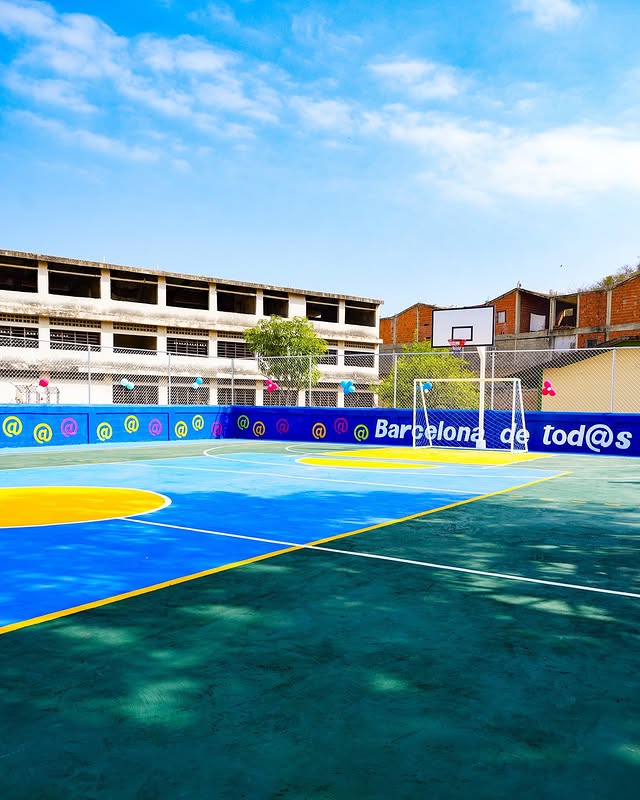 Inauguran nueva Cancha en el Liceo José Leonardo Chirinos de Barcelona, estado Anzoátegui (+ Fotos)