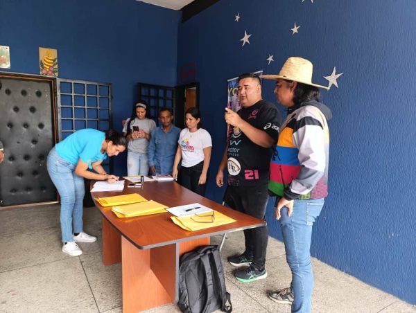 En Sabaneta de Barinas 10 proyectos comunales recibieron su certificado de transferencia de recursos