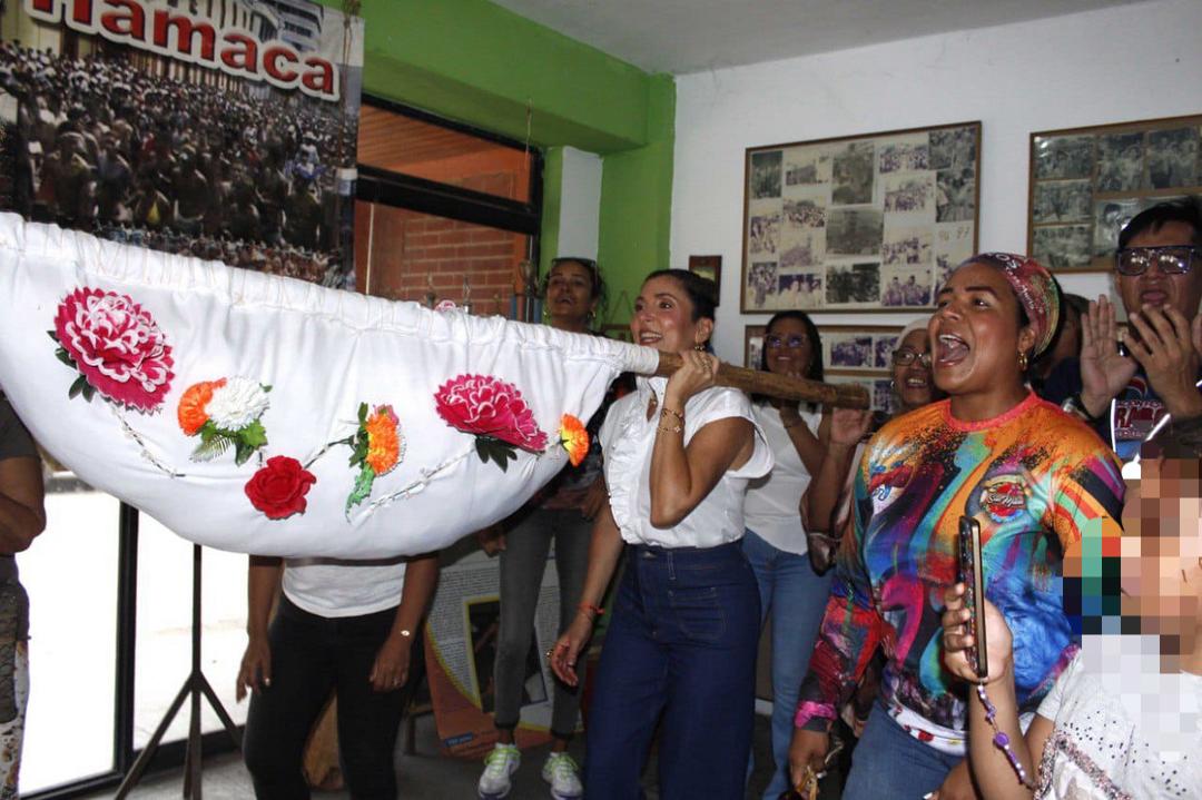 Autoridades de Carabobo entregaron donativos a la agrupación Tambores de San Millán (+ Foto)