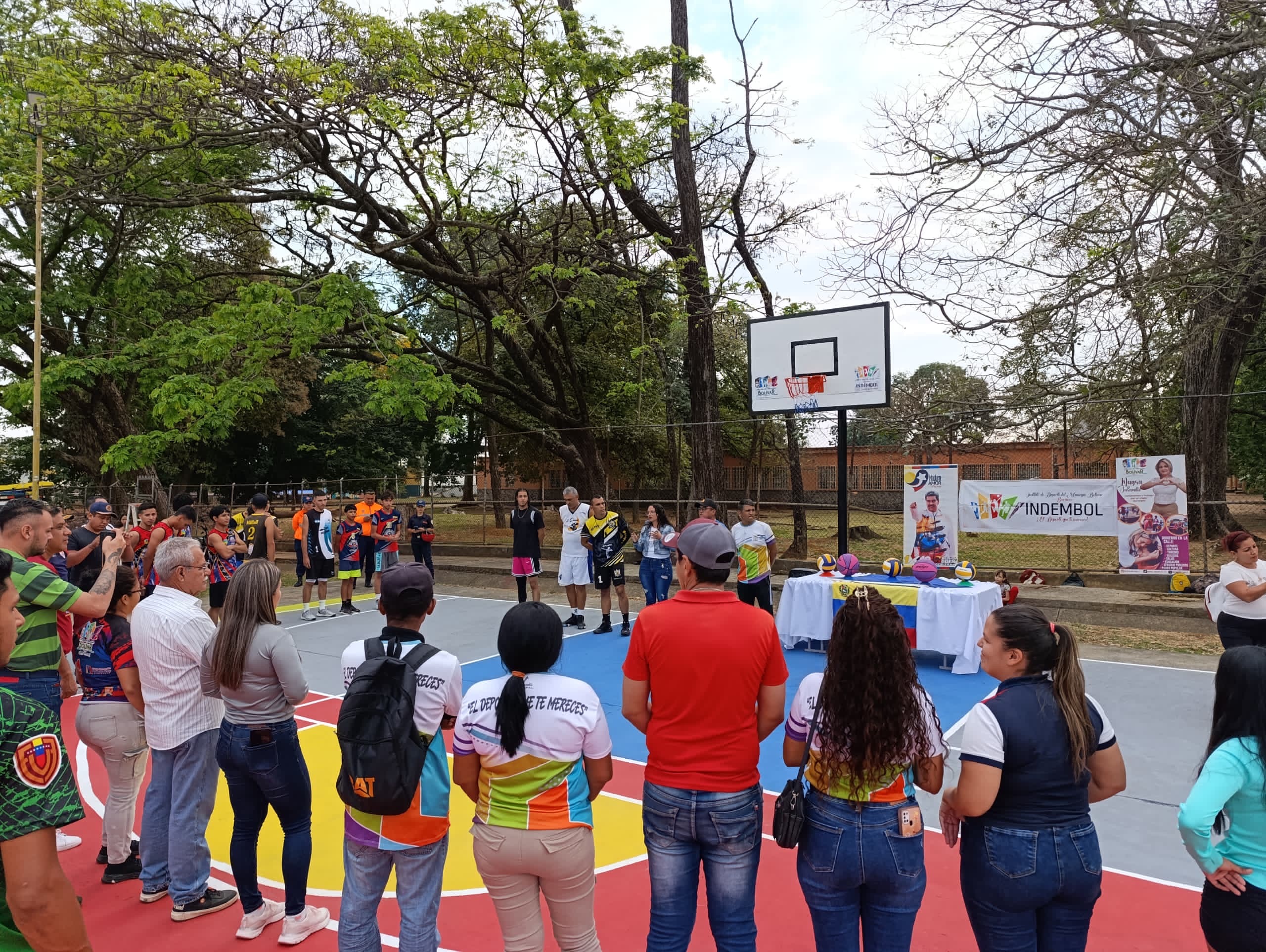 Alcaldesa Mayra Jaramillo inauguró cancha deportiva en la Comunidad Moromoy I (+ Fotos)
