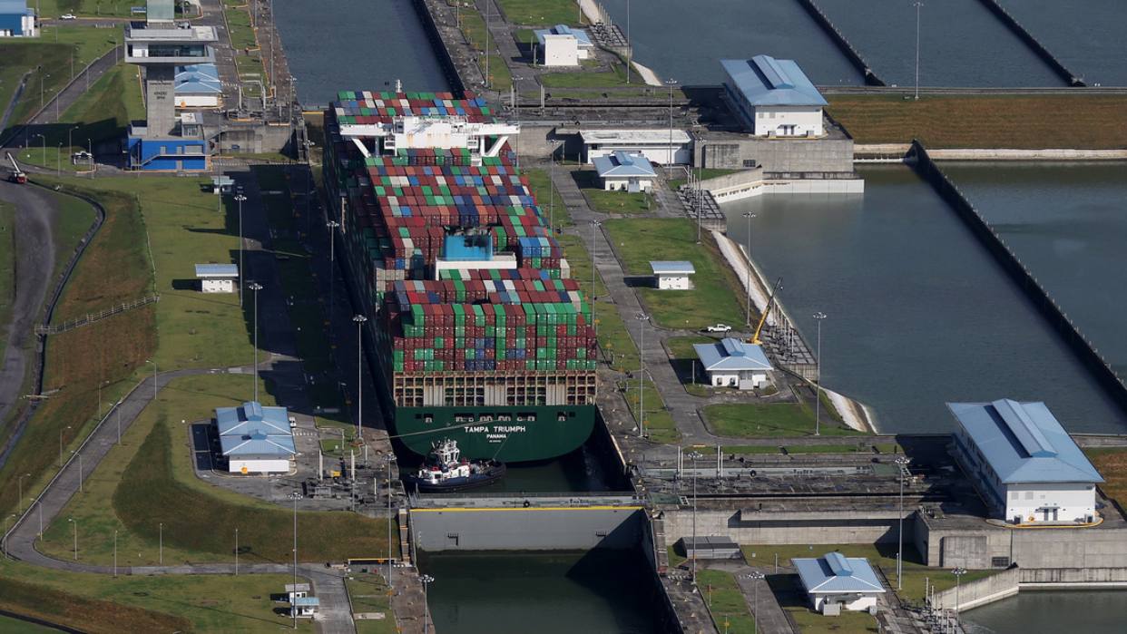 El canal de Panamá desmiente haber permitido el tránsito gratuito de barcos de EE.UU.