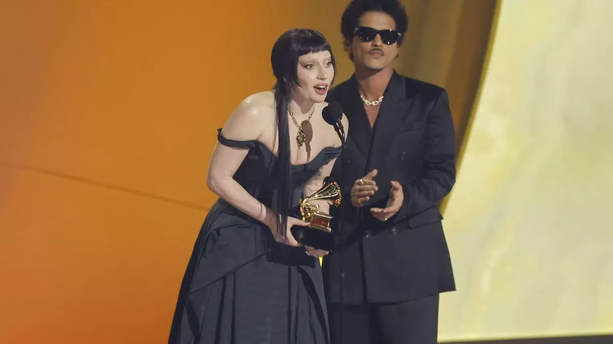 «Die With a Smile» de Lady Gaga y Bruno Mars bate récord en Spotify con 2.000 millones de reproducciones