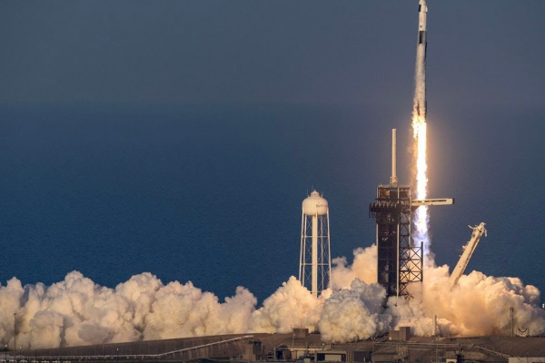 La misión de Space X encargada de traer de vuelta a los astronautas estadounidenses varados llega a la EEI (+ Detalles)