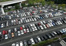 Japón: El país asiático donde los trabajadores que llegan temprano estacionan los autos más lejos para dejar los mejores puestos a los que llegan más tarde