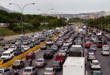 Alcaldía de Caracas extiende plazo para el pago de impuestos de vehículos
