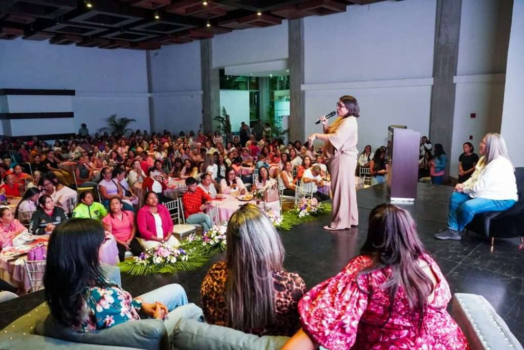 Mujeres de Naguanagua contarán con programa de capacitación profesional