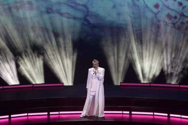 Miguel Bosé regresa a los escenarios tras 8 años sin presentarse en vivo (+ Detalles)