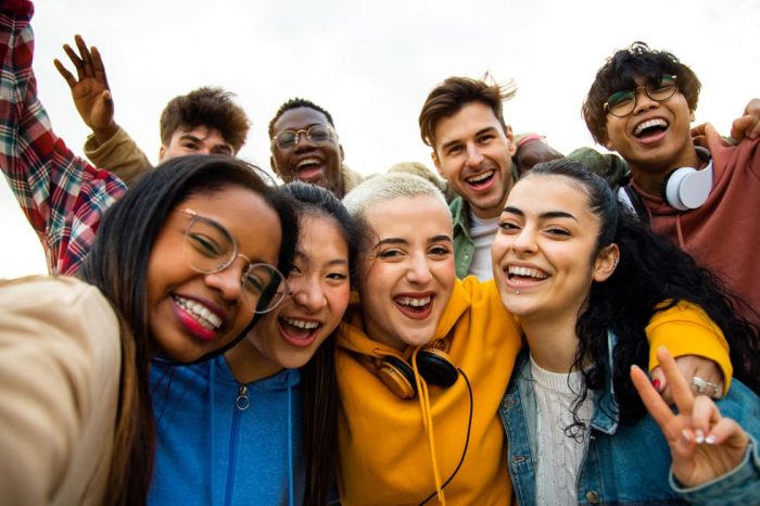 Los Gen Z afrontan salarios precärios y alquileres disparados, pero el Bank Of America vaticina que será la generación más rica de la historia