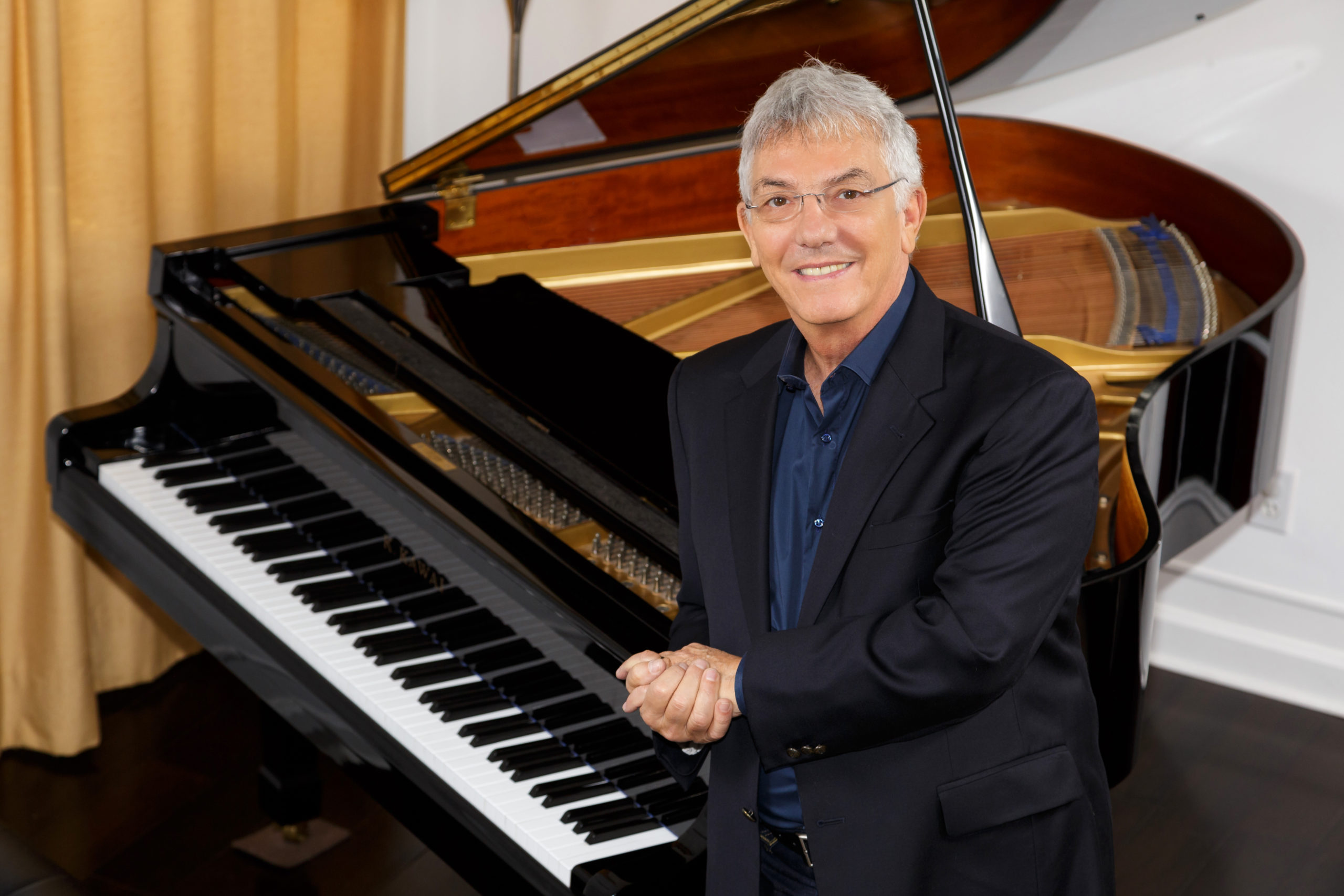 Caracas se prepara para corear los temas del galardonado talento venezolano Ilan Chester