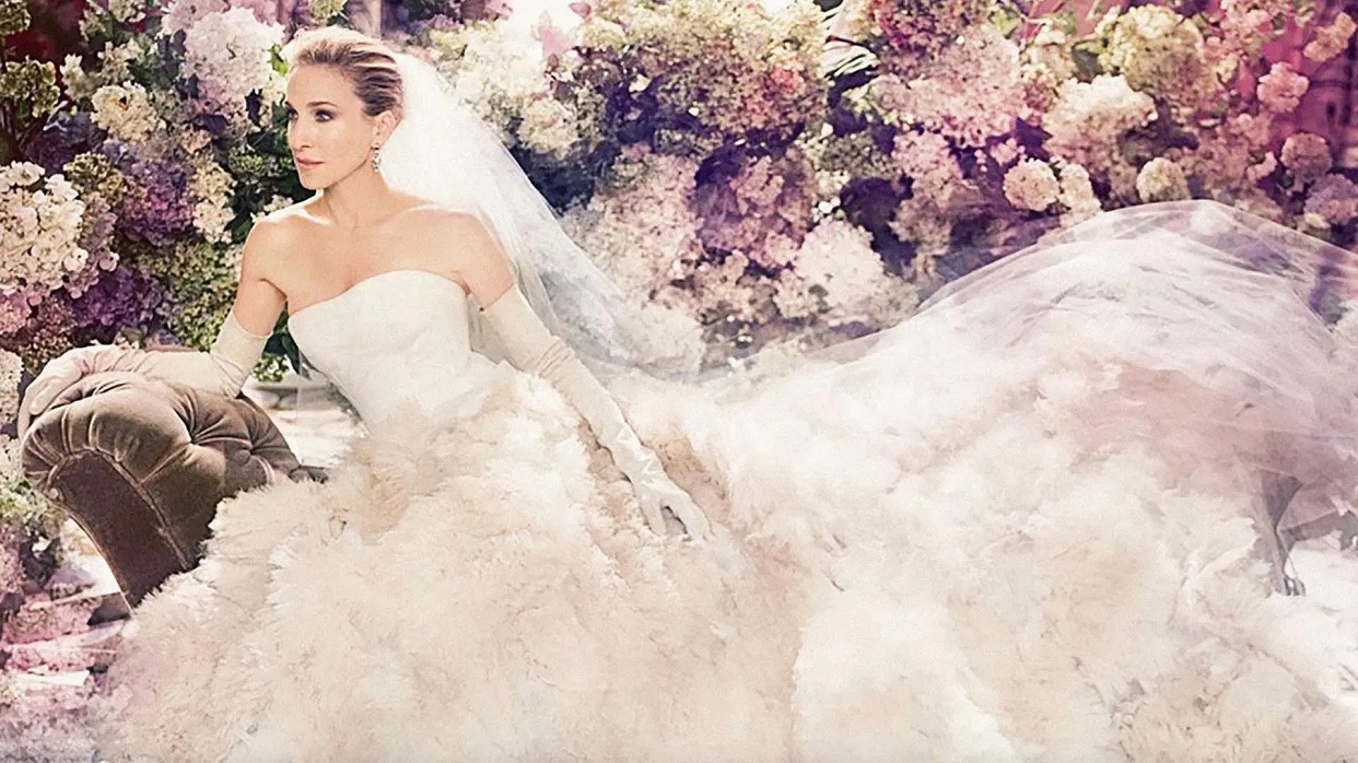 Mujer halló un vestido de novia de “Sëx and the city” por 18.99$ en una tienda de segunda mano