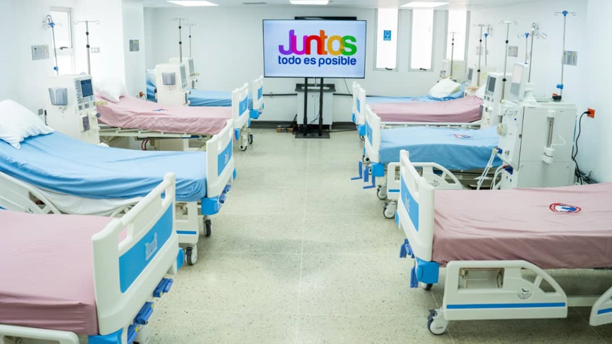 Avances en materia de salud: entregan la quinta unidad de diálisis recuperada en el Hospital JM de los Ríos