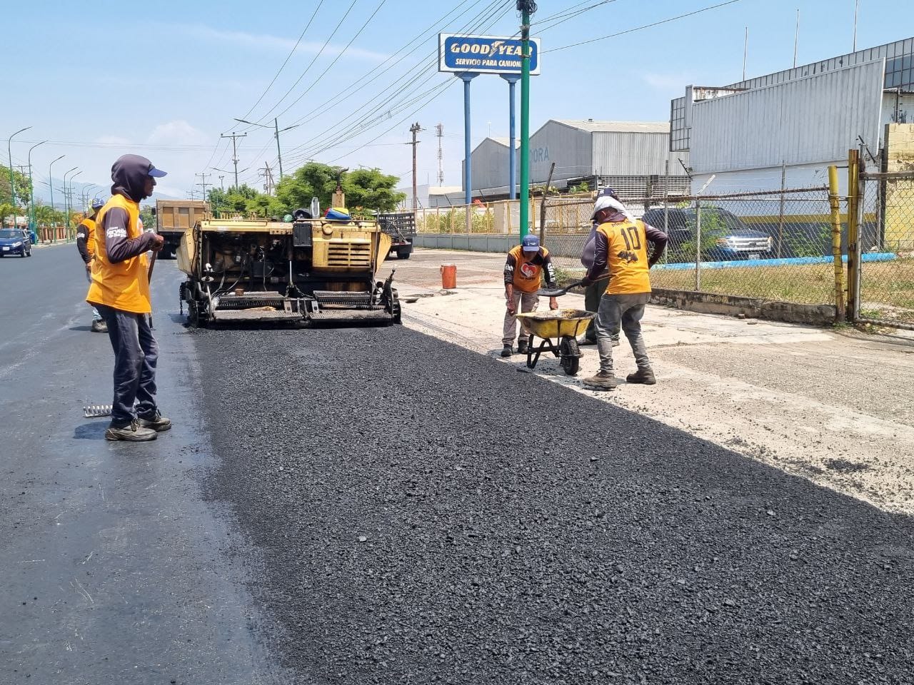 Plan de Asfaltado 2025 rehabilitó la Carretera Nacional en Los Guayos (+ Foto)