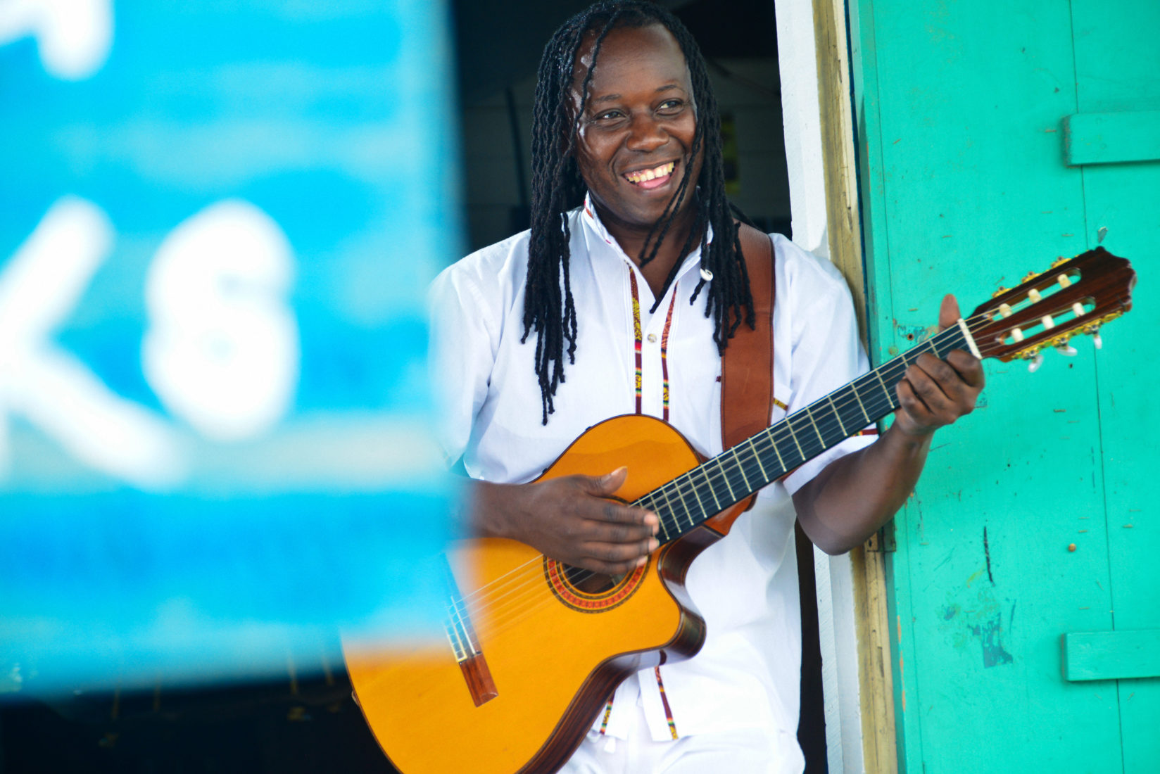 ¡Lamentable! El cantante hondureño Aurelio Martínez figura entre las víctimäs del accidentë aéreo en Honduras