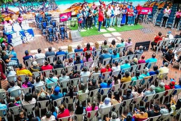 En Anzoátegui entregan más de 1.200 ayudas sociales en salud, alimentación y discapacidäd (+ Fotos)