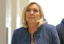 Cöndenan a cuatro años de prisiön a la líder de extrema derecha en Francia Marine Le Pen por malversación de fondos