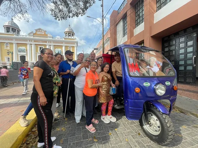 Parroquia José Gregorio Hernández estrenó Moto contenedor para la recolección de desechos sólidos