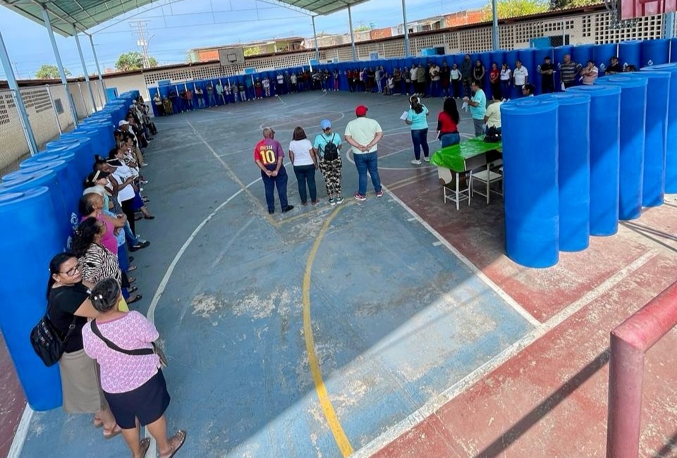 Comuna Bahía de Barcelona ejecuta proyecto aprobado en la Primera Consulta Popular Nacional 2025