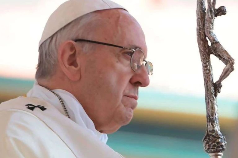 Autoridades del vaticano explican que el Papa francisco deberá “encontrar nuevas maneras de trabajar”